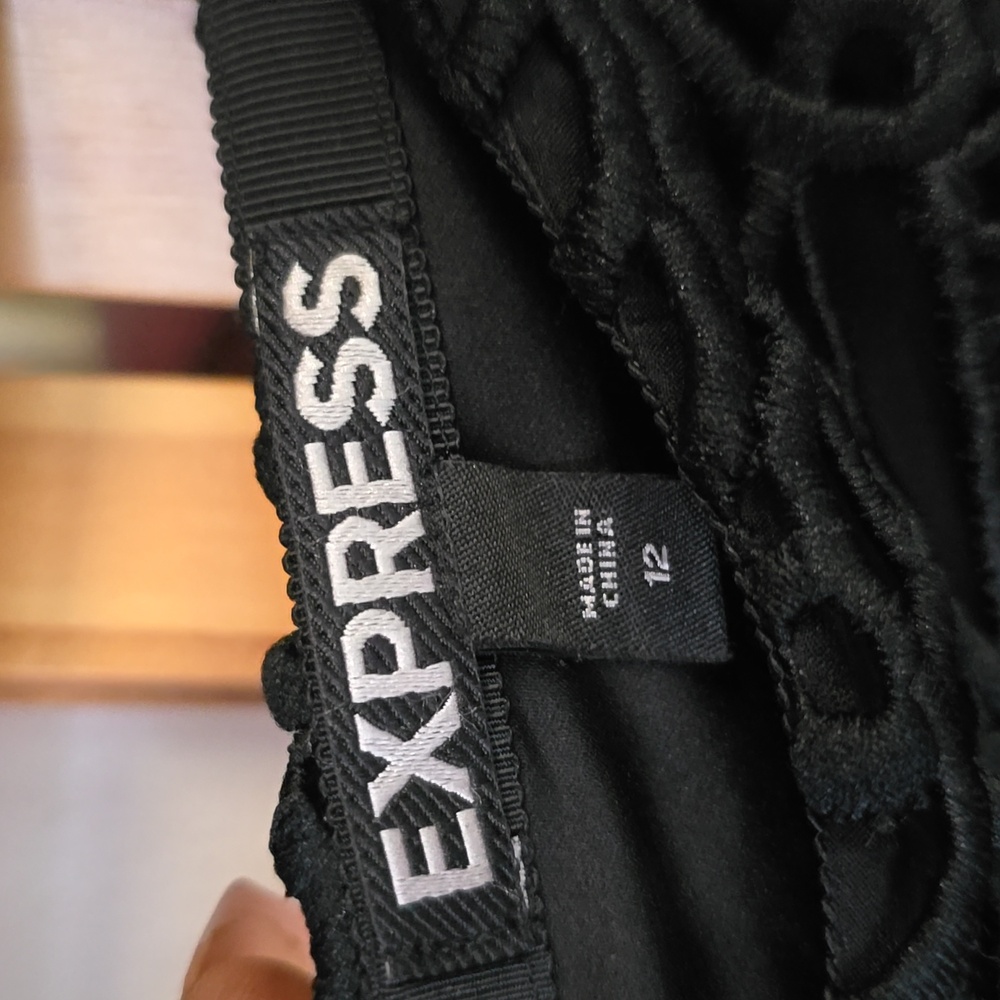 EXPRESS  black skirt. Sz 12 - Picture 3 of 6